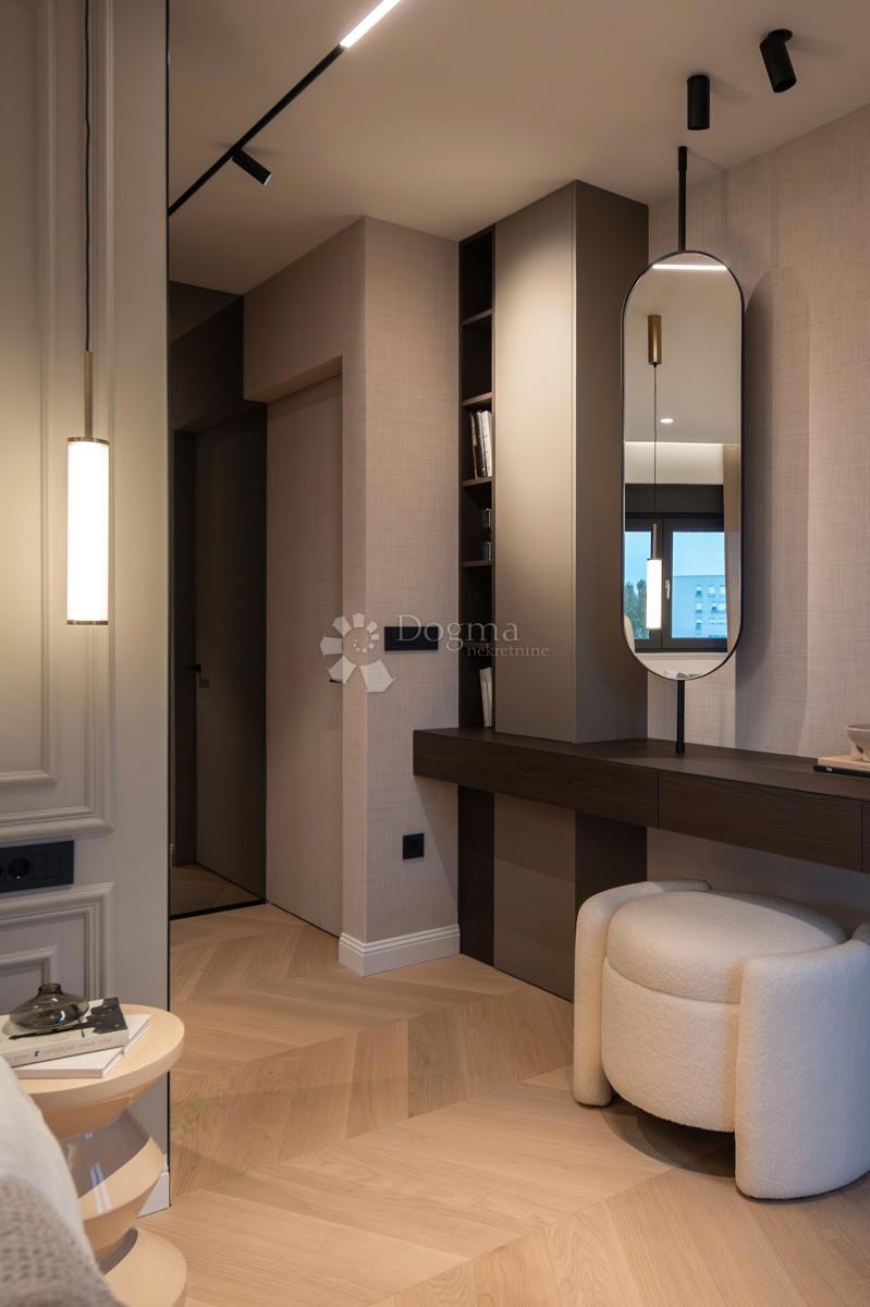 COMPLESSO ATTICO ESCLUSIVO – INTERO PIANO CON AMPIA TERRAZZA E GARAGE | IN VENDITA