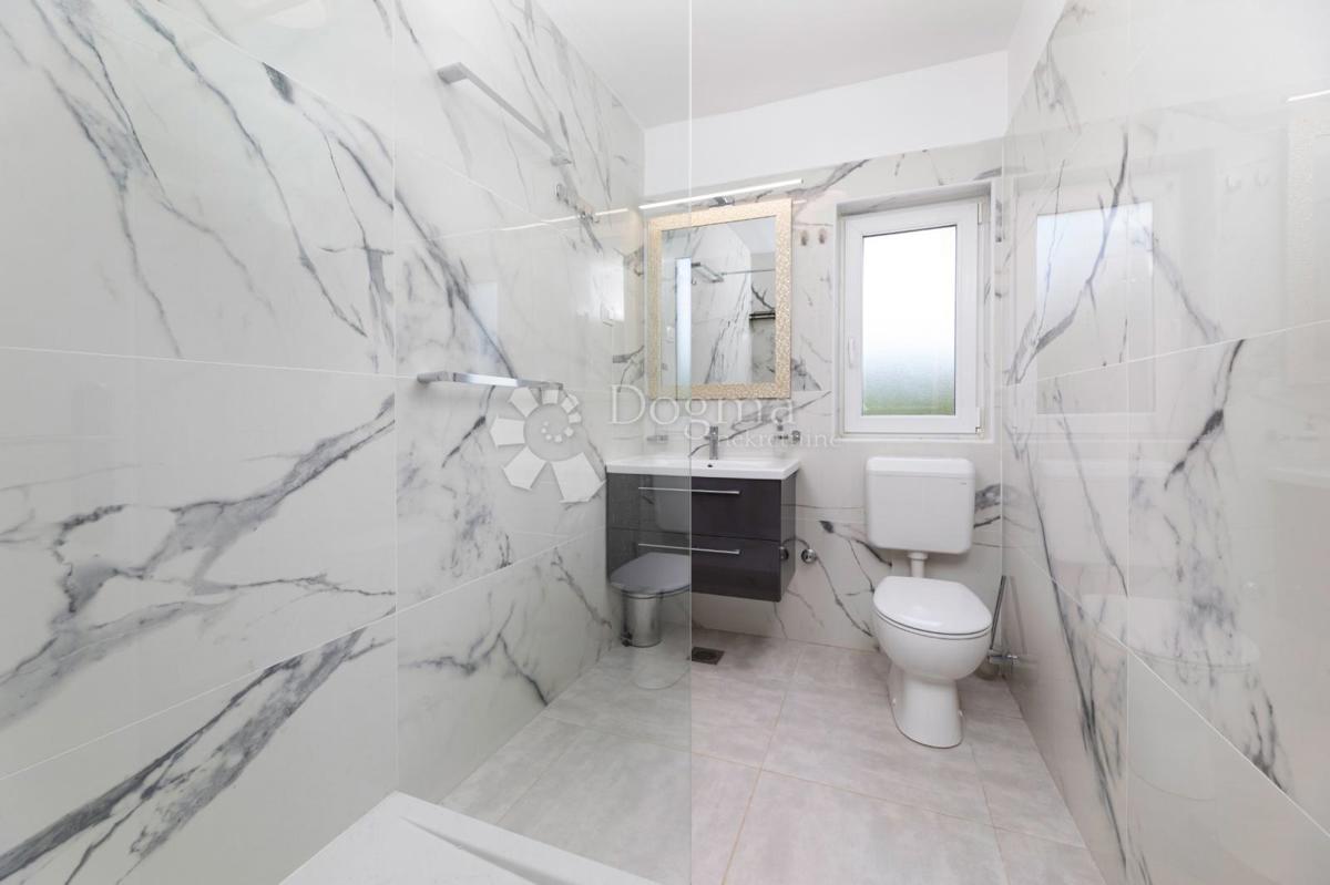 Casa Povile, Novi Vinodolski, 250m2