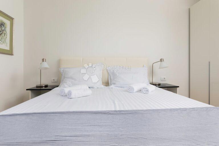 Casa Povile, Novi Vinodolski, 250m2