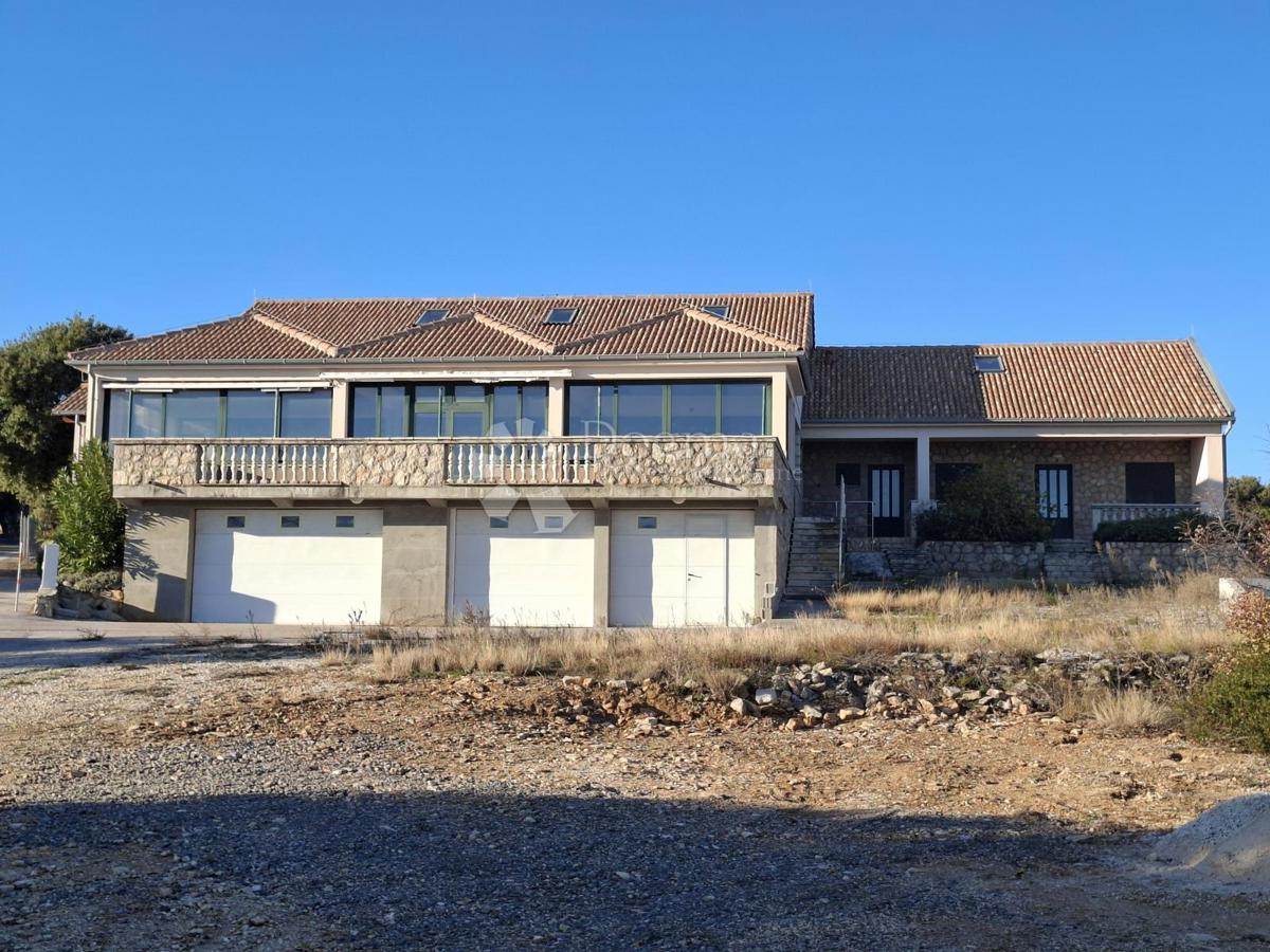 Casa Posedarje, 500m2