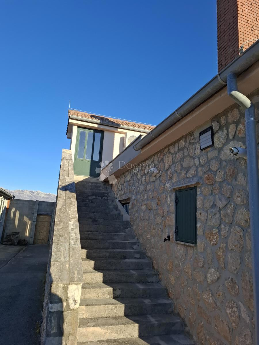 Casa Posedarje, 500m2