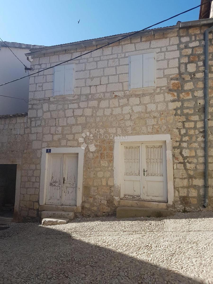 Casa in Pietra Autentica nel Cuore del Borgo di Sutivan – Bene Culturale con Potenziale