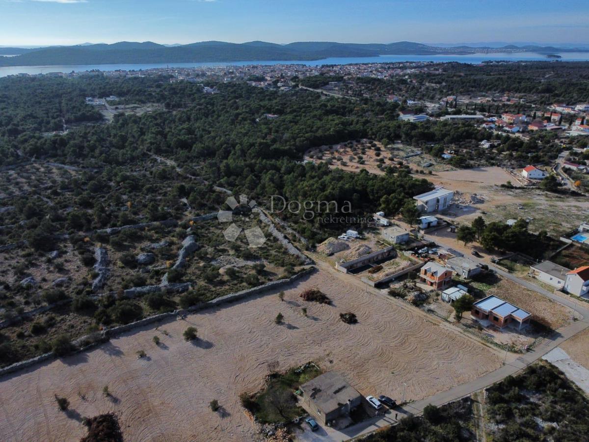 PIROVAC - TERRENO EDIFICABILE 520M2