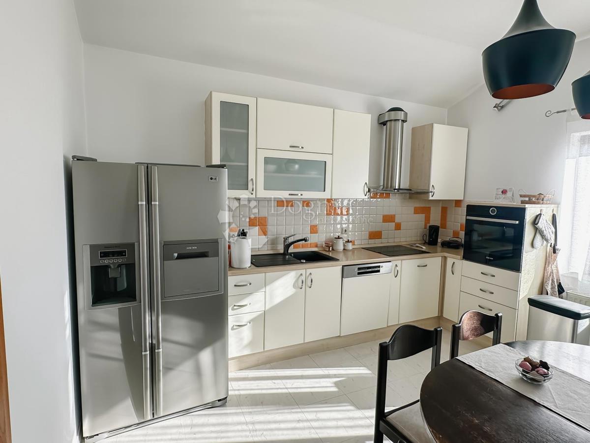 Allogio Crnica, Šibenik, 251,93m2