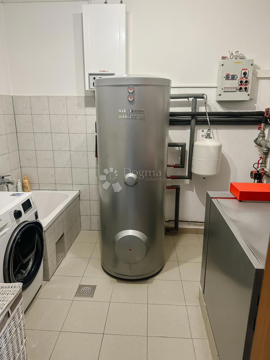 Allogio Crnica, Šibenik, 251,93m2