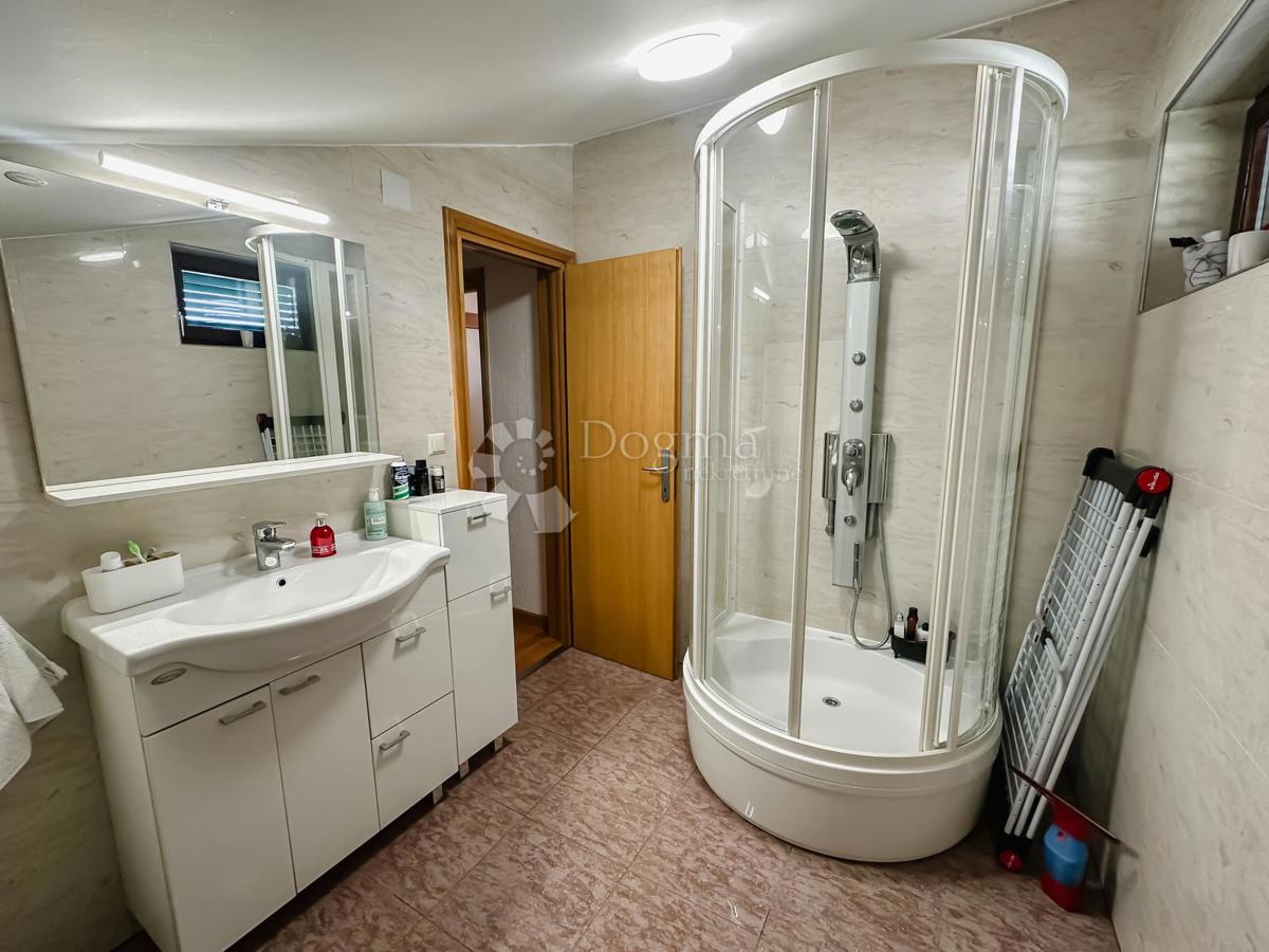 Allogio Crnica, Šibenik, 251,93m2