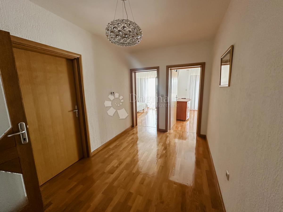 Allogio Crnica, Šibenik, 251,93m2