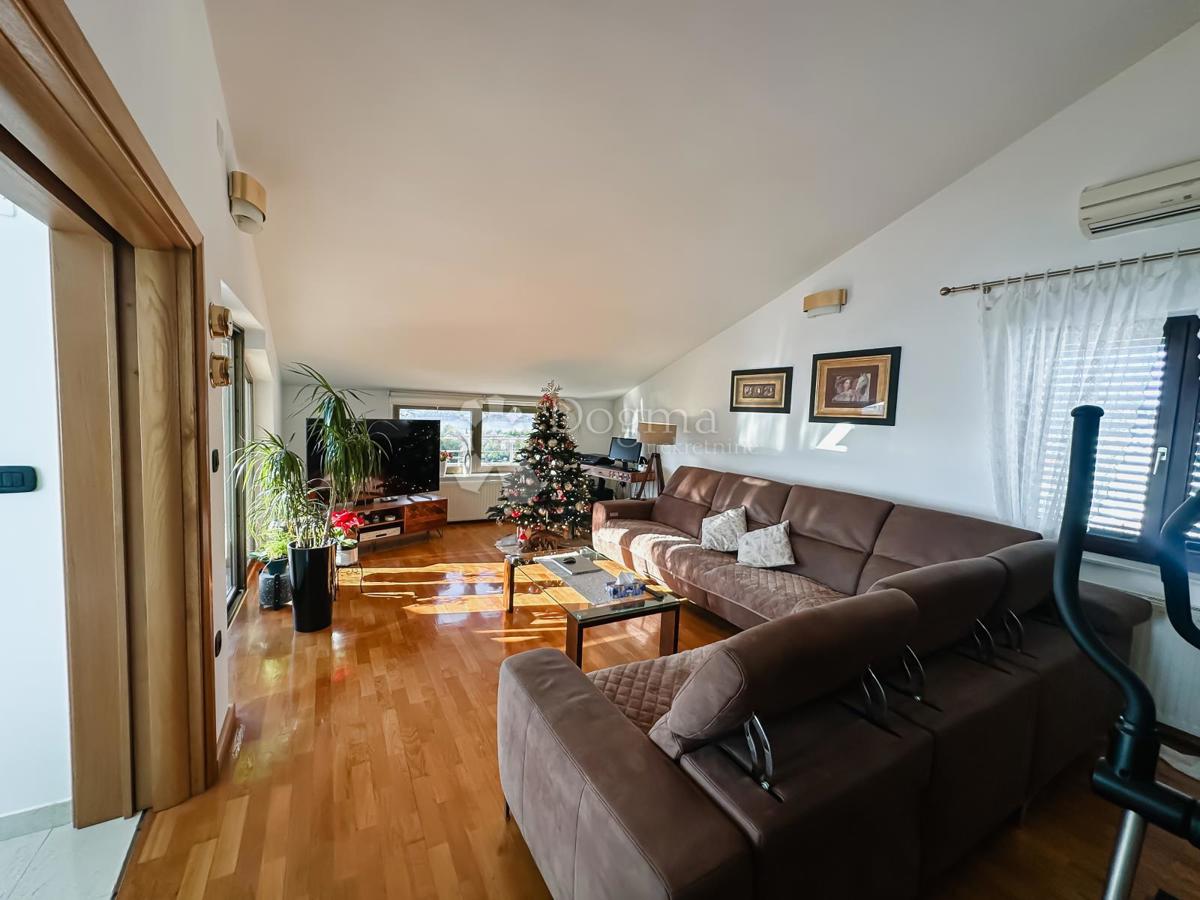 Allogio Crnica, Šibenik, 251,93m2