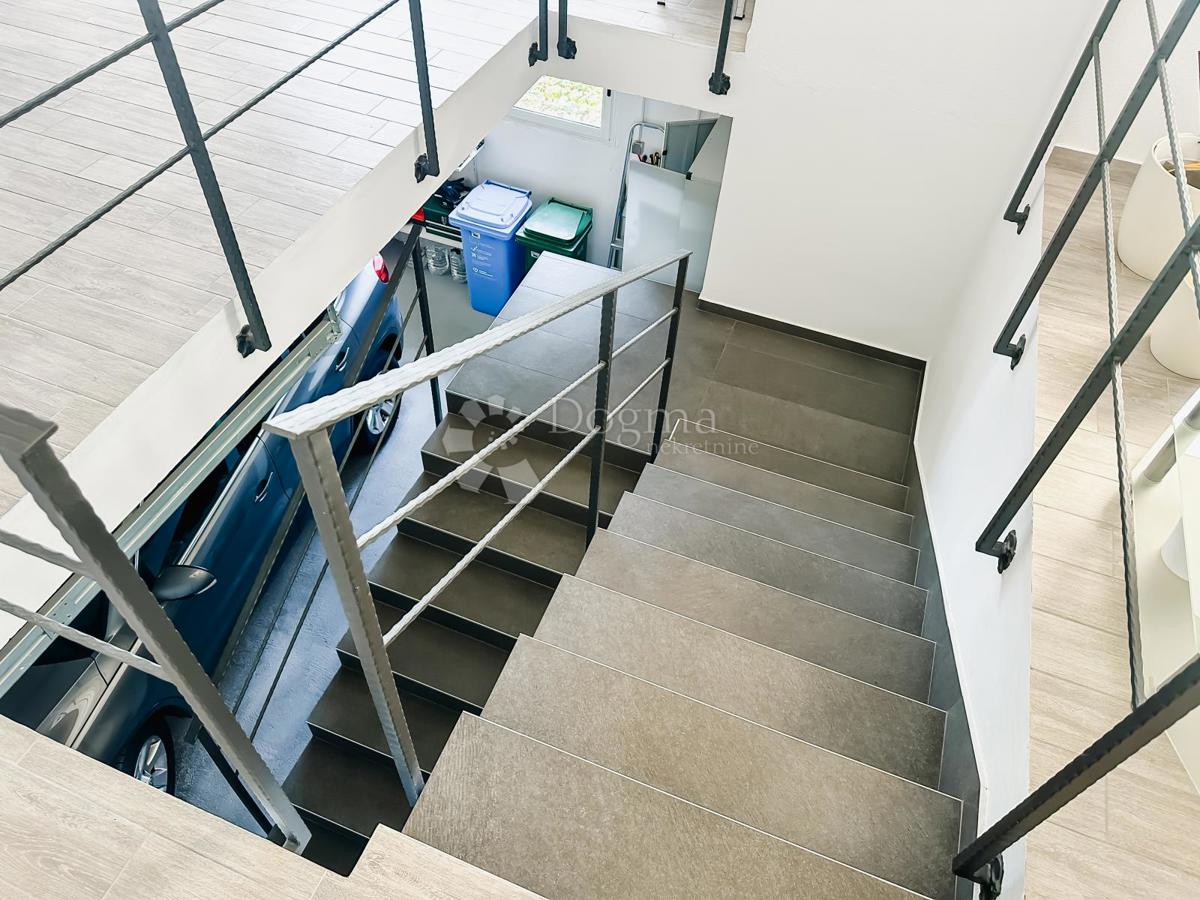 Allogio Crnica, Šibenik, 251,93m2