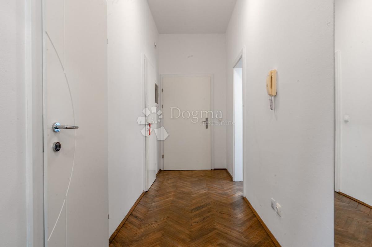 Allogio Centar, Rijeka, 66,86m2