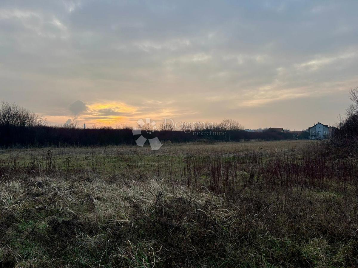 Terreno edificabile Trnava, Donja Dubrava, 845m2