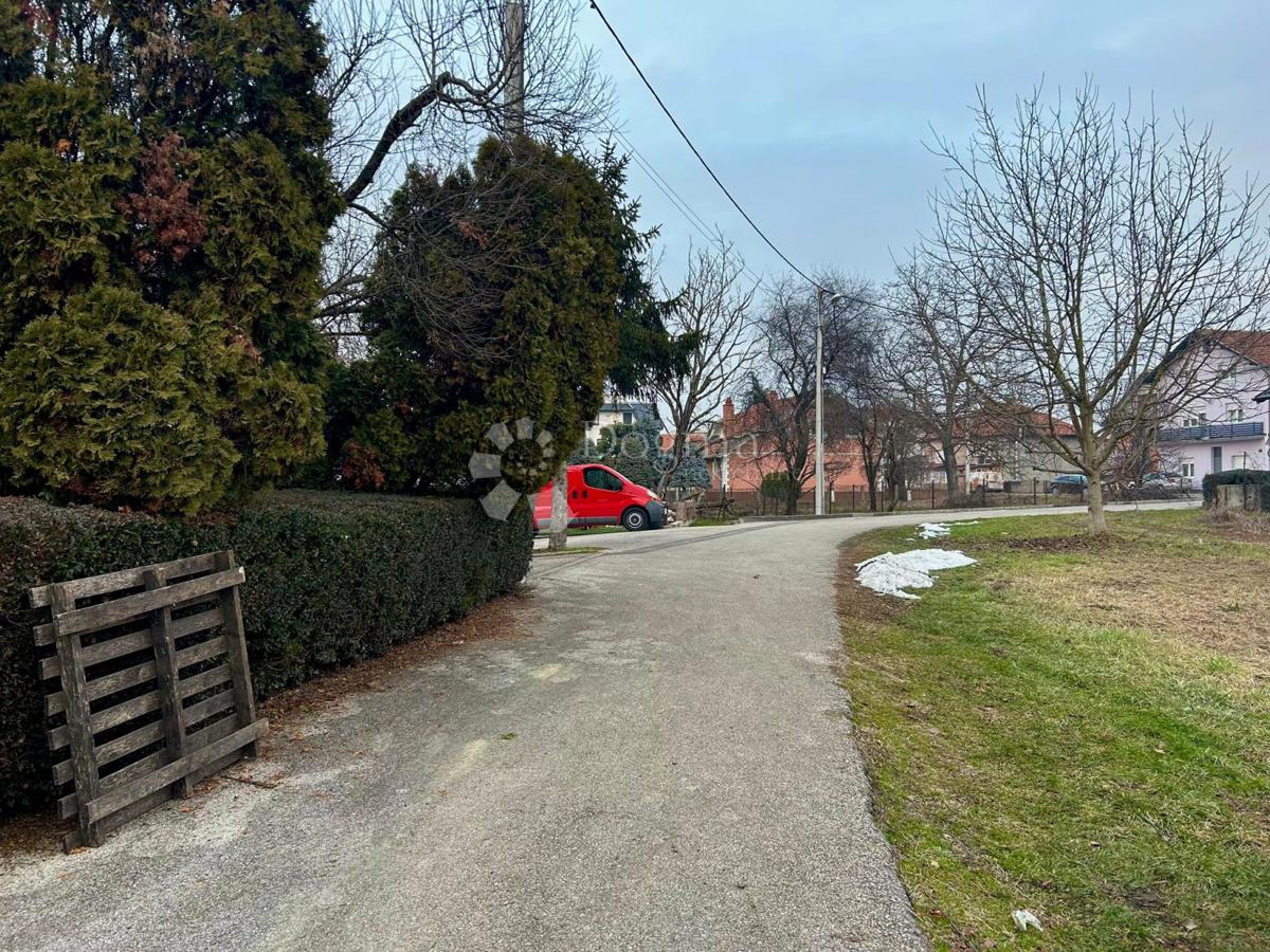 Terreno edificabile Trnava, Donja Dubrava, 845m2