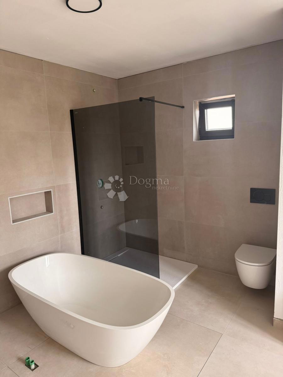 Appartamento Maslenica, Jasenice, 119,83m2