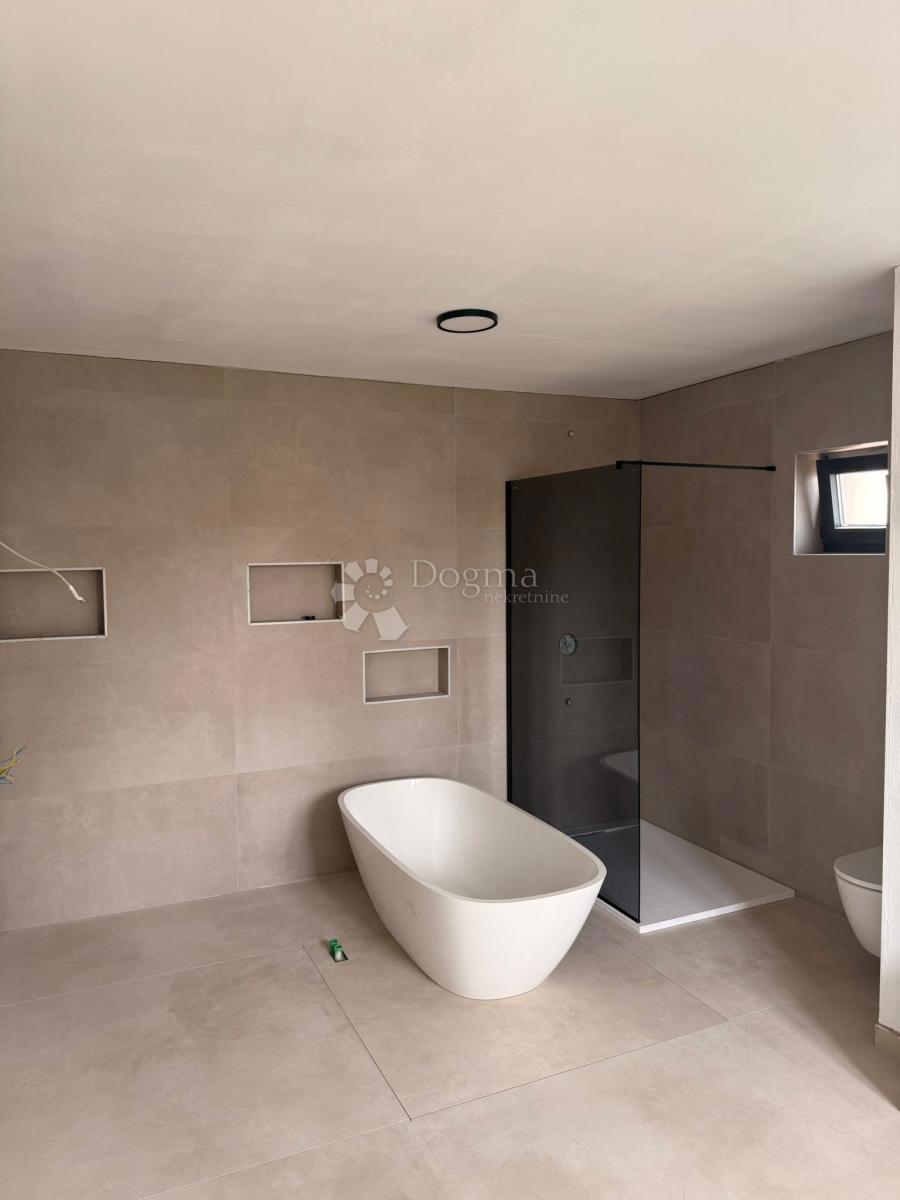 Appartamento Maslenica, Jasenice, 119,83m2