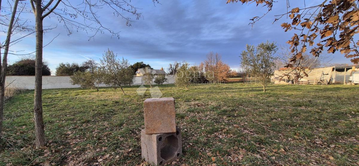 Terreno edificabile Loborika, Marčana, 1.007m2