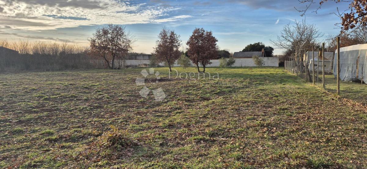 Terreno edificabile Loborika, Marčana, 1.007m2