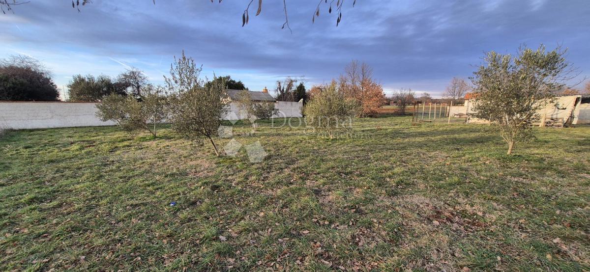 Terreno edificabile Loborika, Marčana, 1.007m2