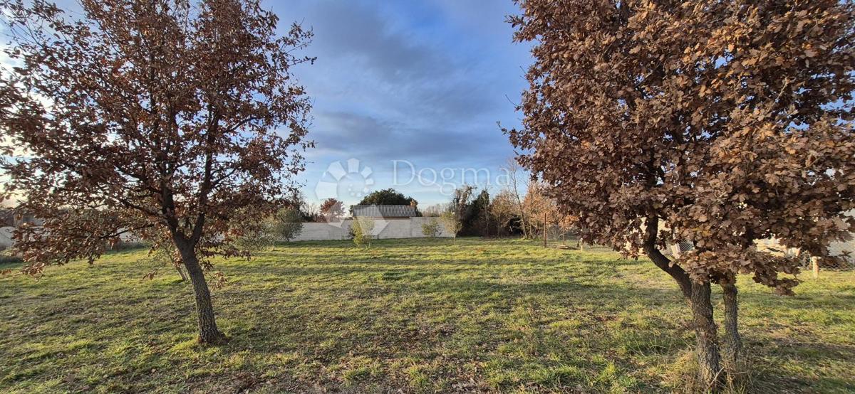 Terreno edificabile Loborika, Marčana, 1.007m2