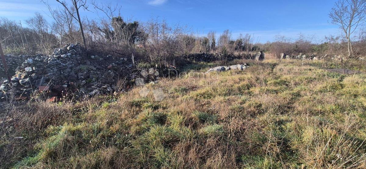 Terreno edificabile Rakalj, Marčana, 1.025m2