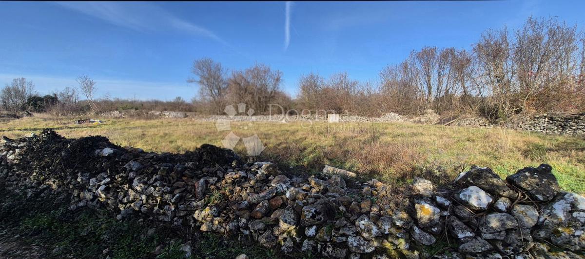 Terreno edificabile Rakalj, Marčana, 1.025m2