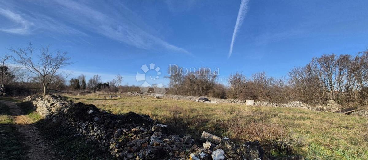 Terreno edificabile Rakalj, Marčana, 1.025m2