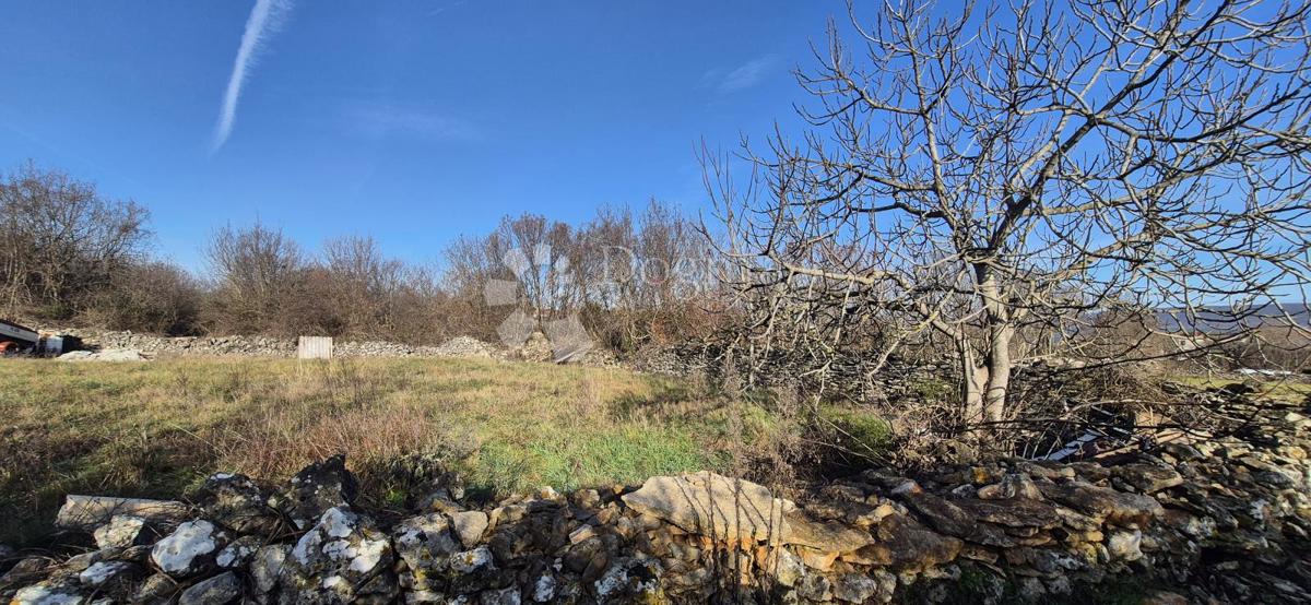 Terreno edificabile Rakalj, Marčana, 1.025m2