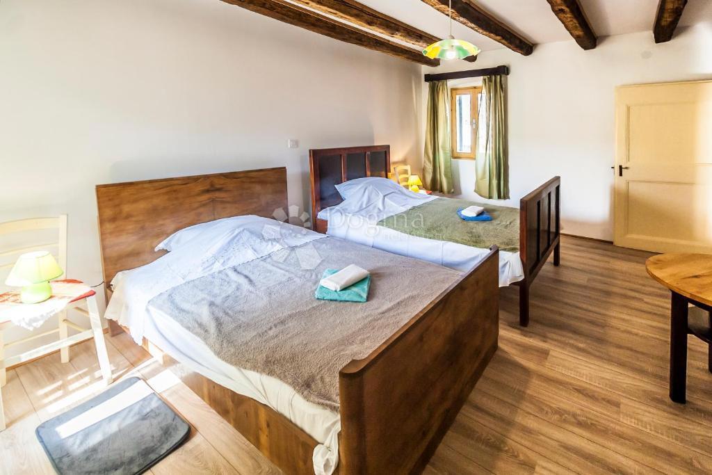 DUE CASE VACANZA INDIGENE - Marčana