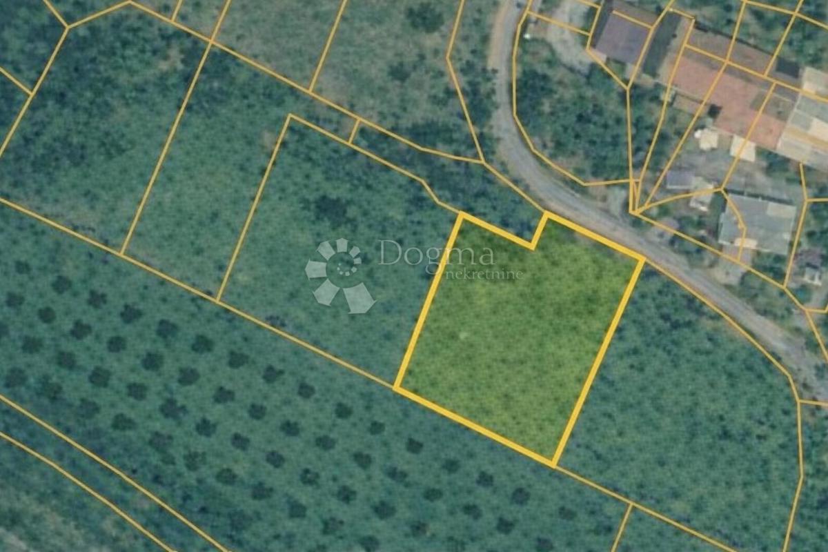 Terreno edificabile Sutivanac, Barban, 1.045m2