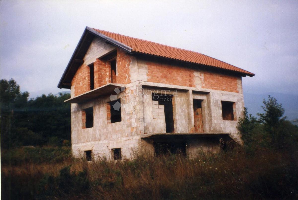Casa Donji Lapac, 191m2