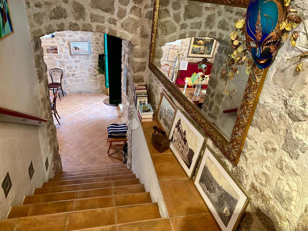 Locale commerciale Grad, Šibenik, 84m2