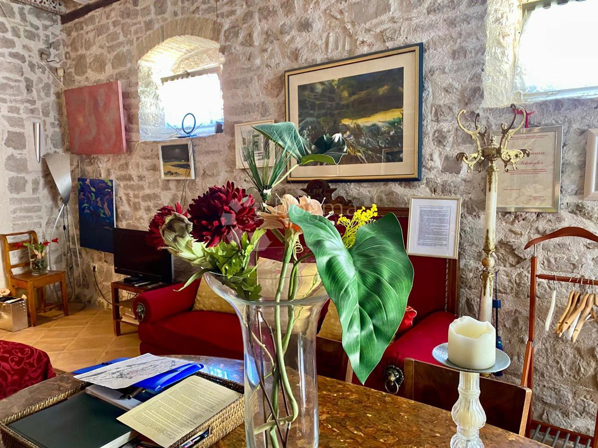 Locale commerciale Grad, Šibenik, 84m2