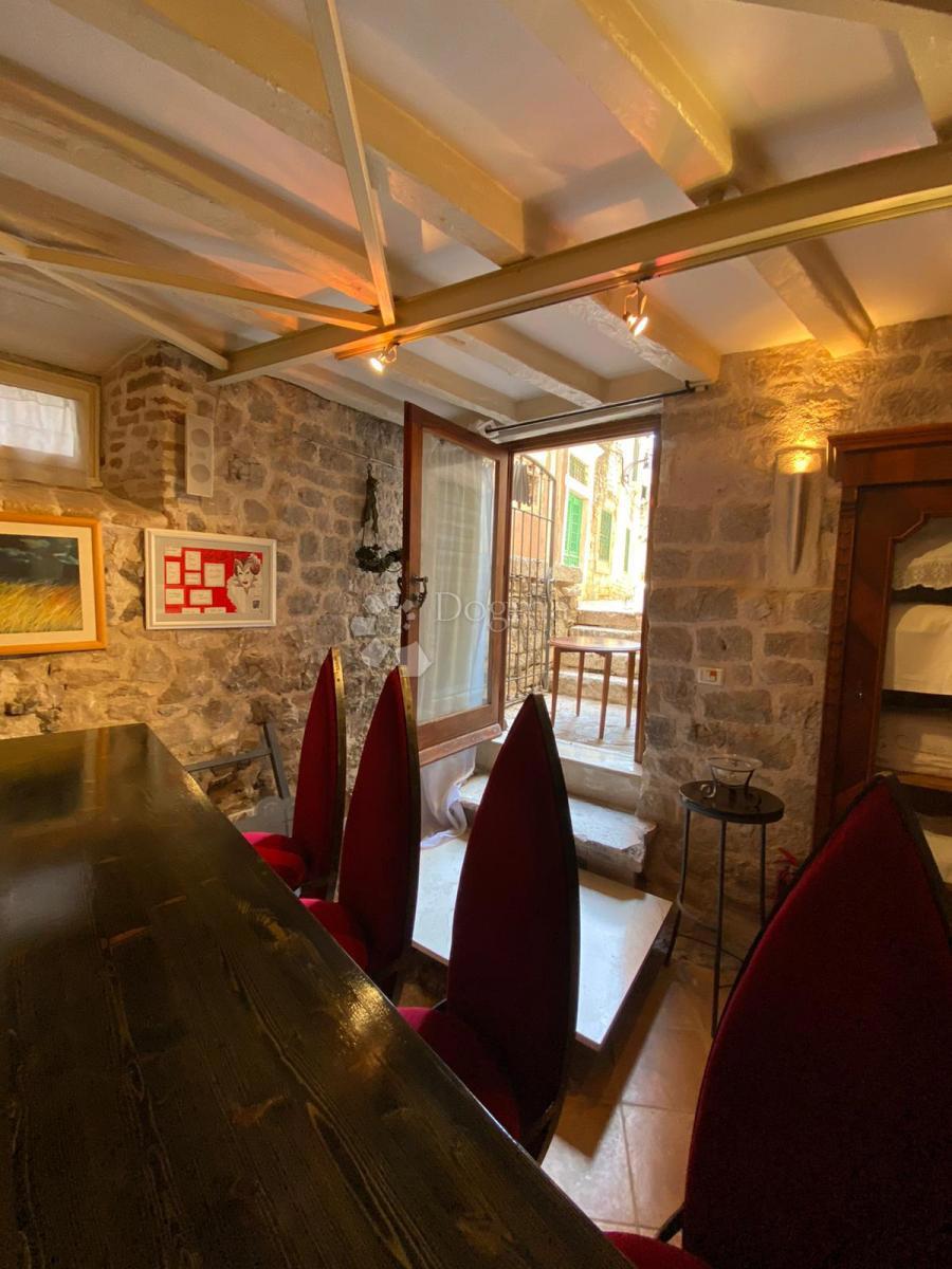 Locale commerciale Grad, Šibenik, 84m2