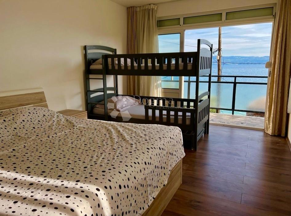 Allogio Jesenice, Dugi Rat, 132m2