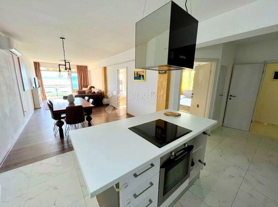 Allogio Jesenice, Dugi Rat, 132m2