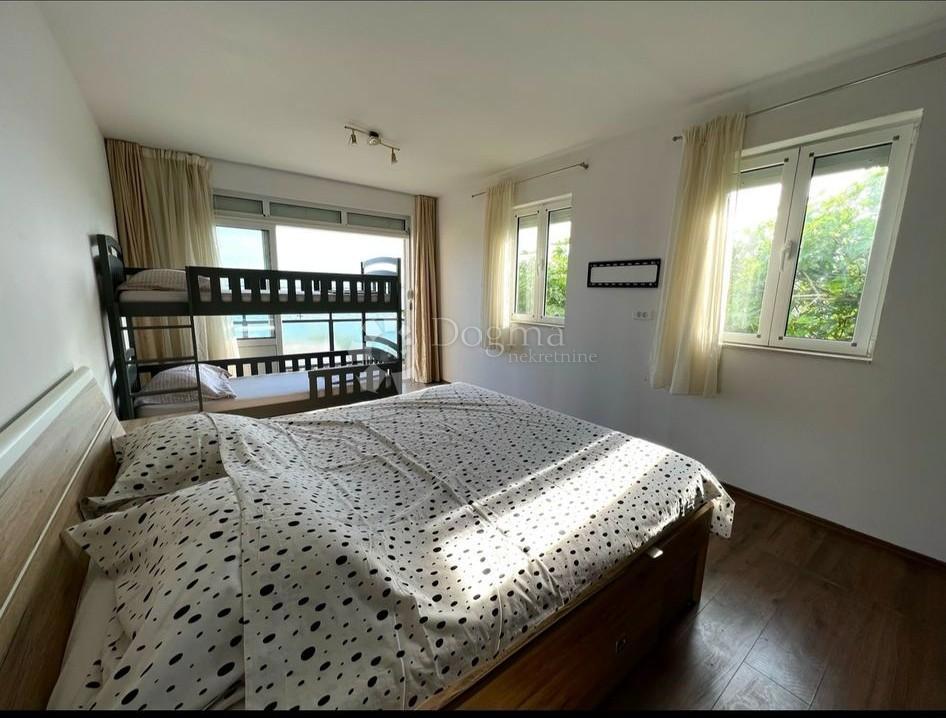 Allogio Jesenice, Dugi Rat, 132m2