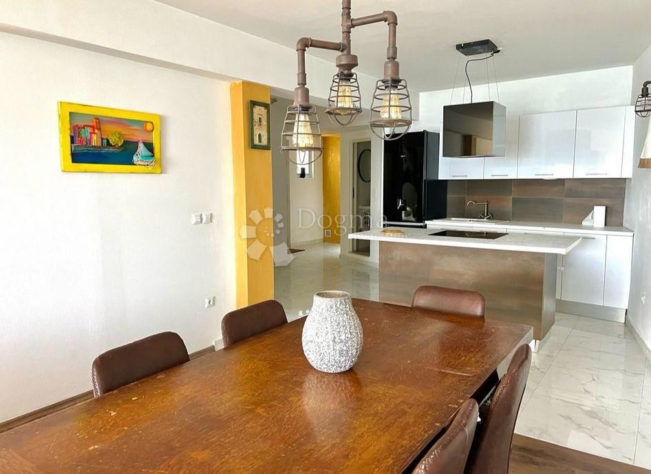 Allogio Jesenice, Dugi Rat, 132m2