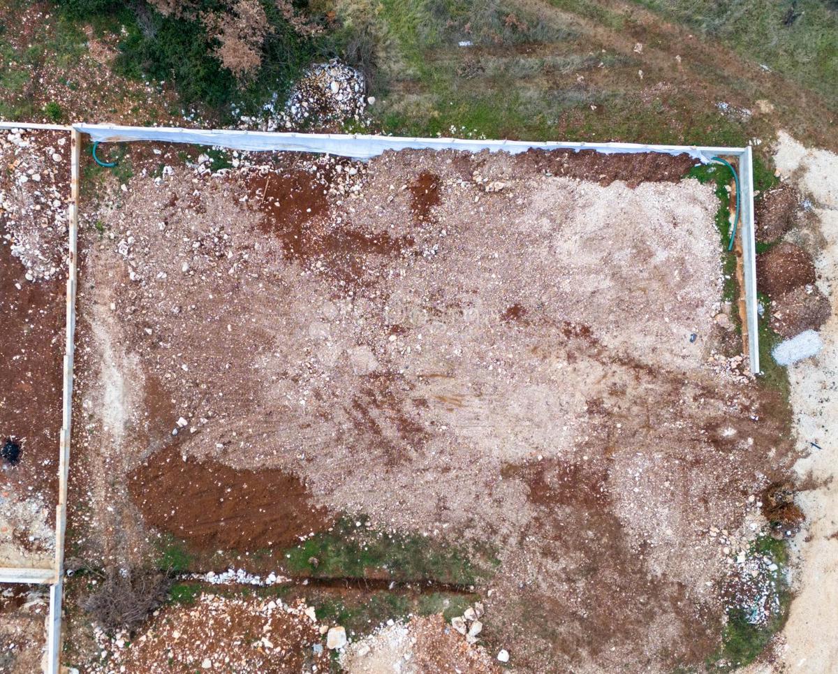 Terreno edificabile Višnjan, 1.017m2