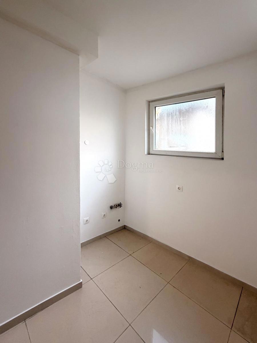 Allogio Centar, Pula, 27,14m2