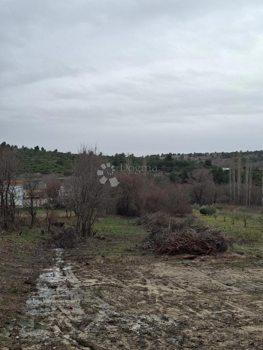 Terreno edificabile Ljubač, Ražanac, 570m2