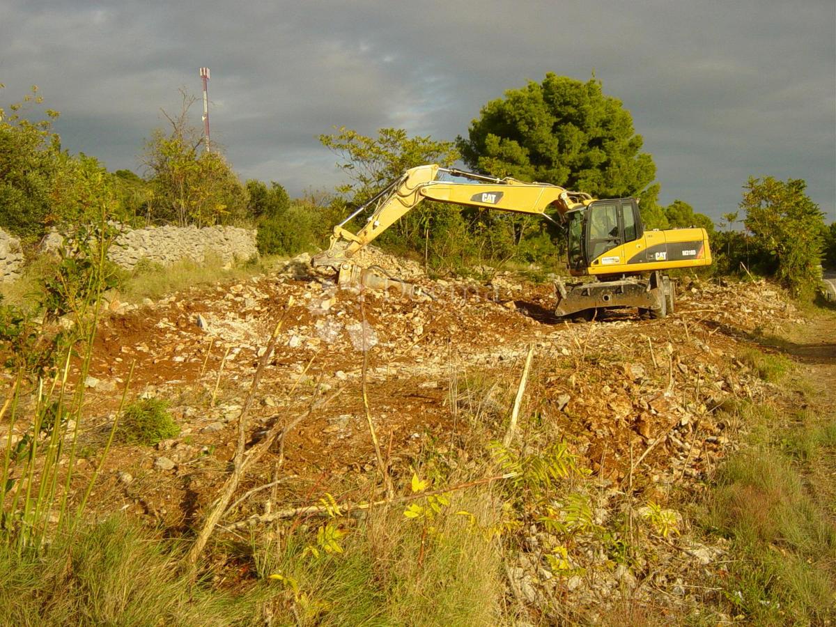 Terreno edificabile Maslinica, Šolta, 603m2
