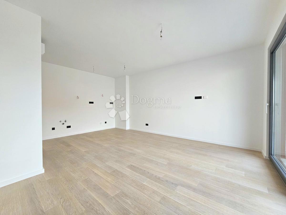 Umago, nuova costruzione,