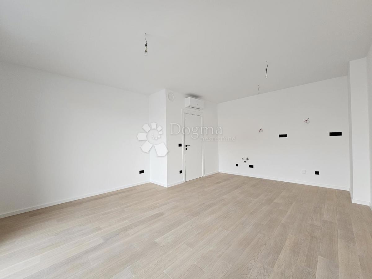 Umago, nuova costruzione,