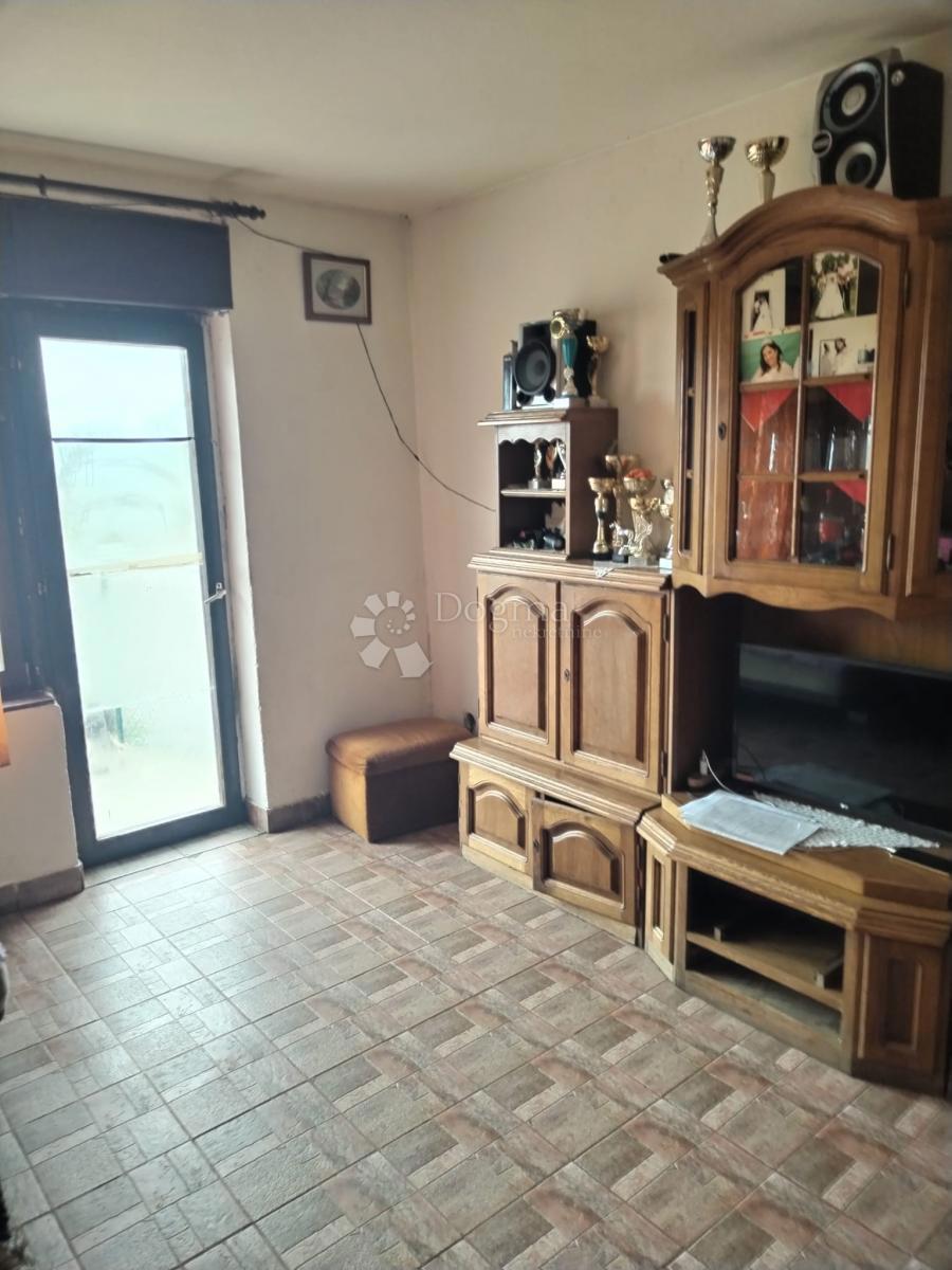 Casa Donje Mekušje, Karlovac - Okolica, 410m2