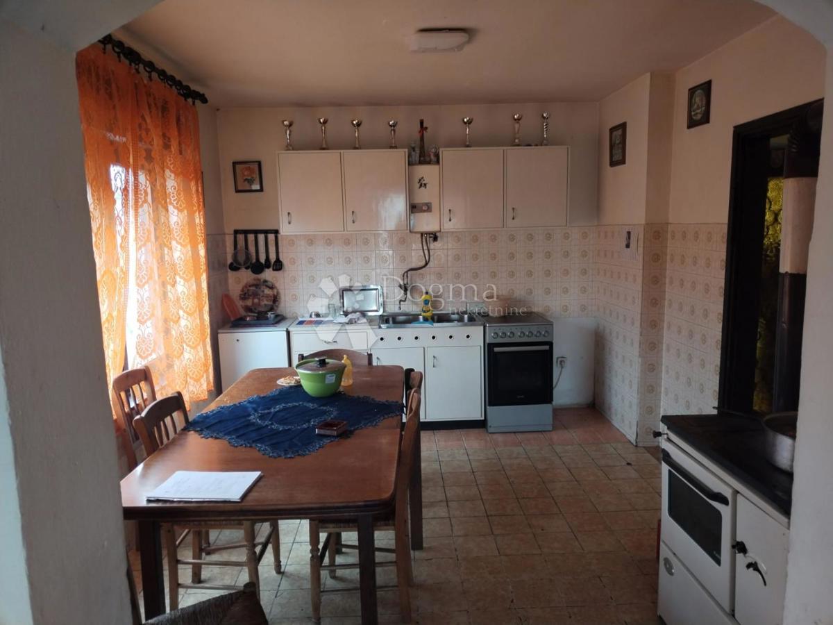 Casa Donje Mekušje, Karlovac - Okolica, 410m2