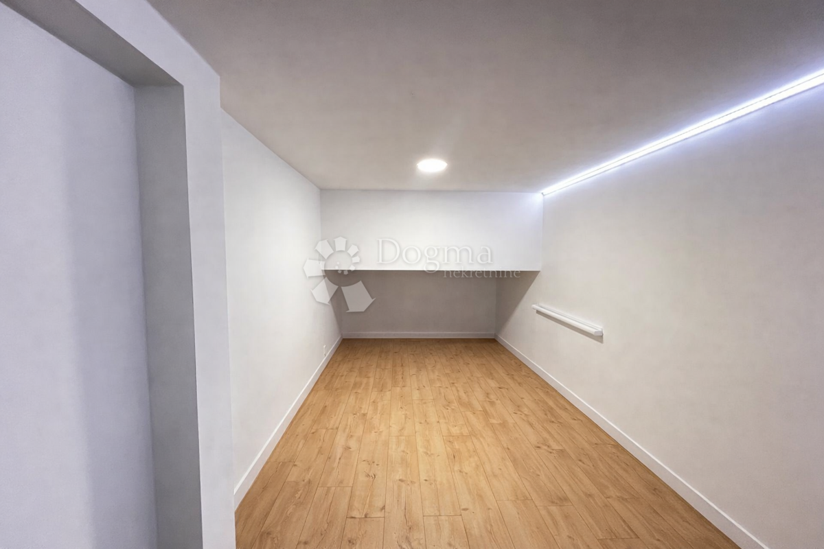 Locale commerciale Donji grad, Donji Grad, 38m2