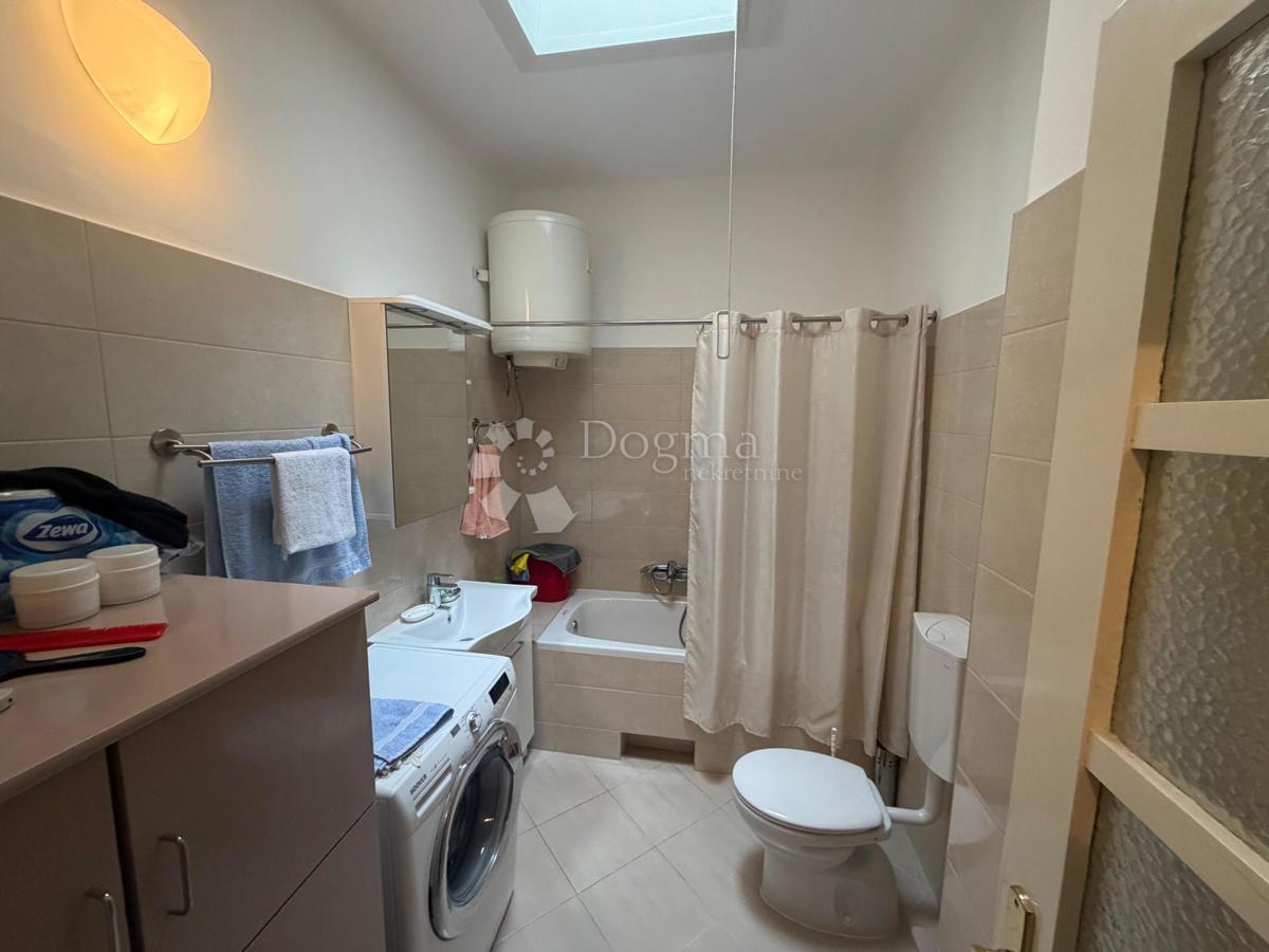 Allogio Centar, Rijeka, 64m2