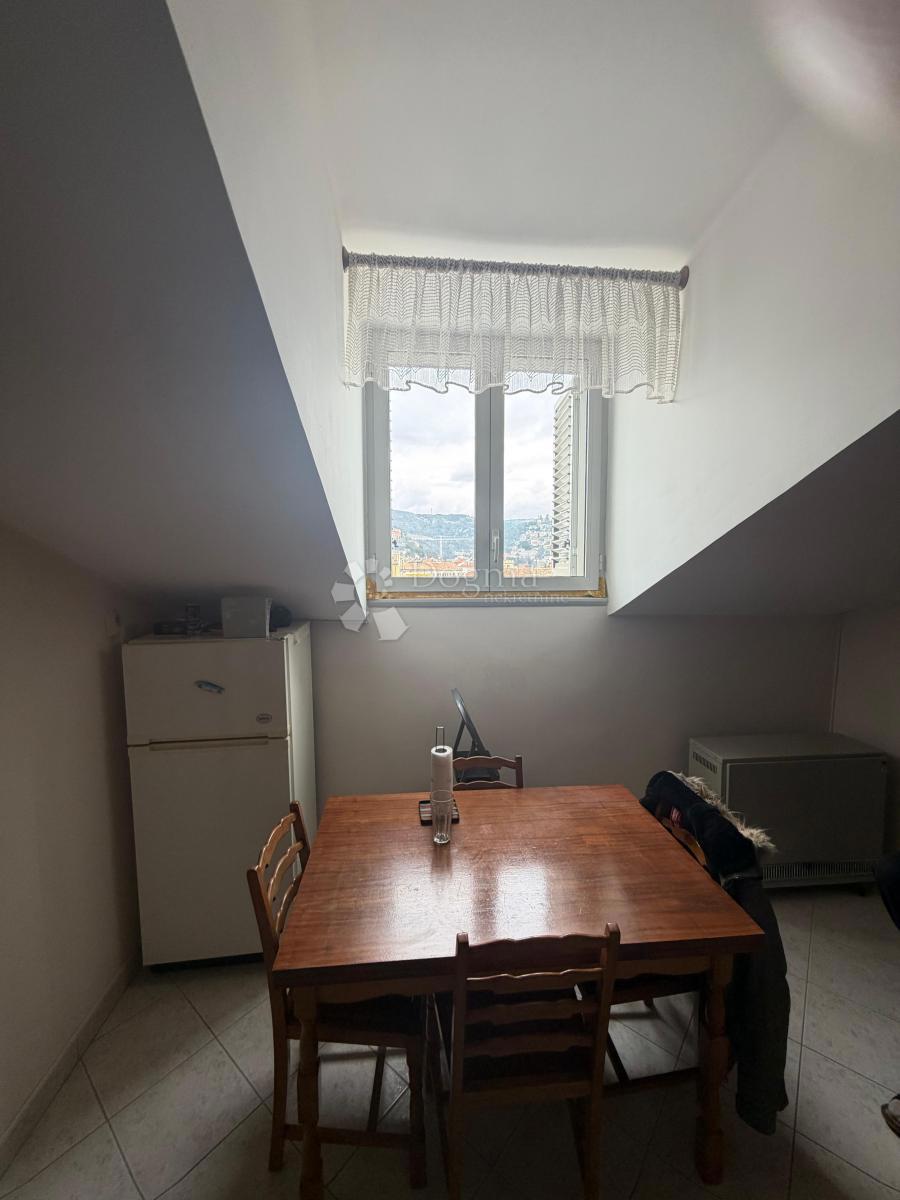 Allogio Centar, Rijeka, 64m2