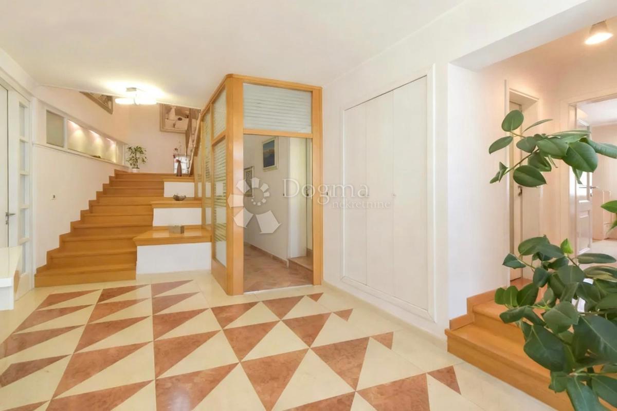 Casa Granešina, Gornja Dubrava, 450m2