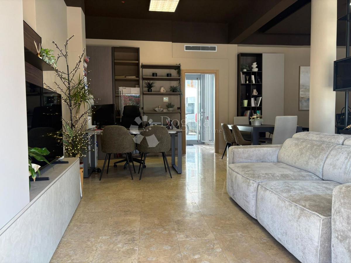 Locale commerciale Novigrad, 129m2