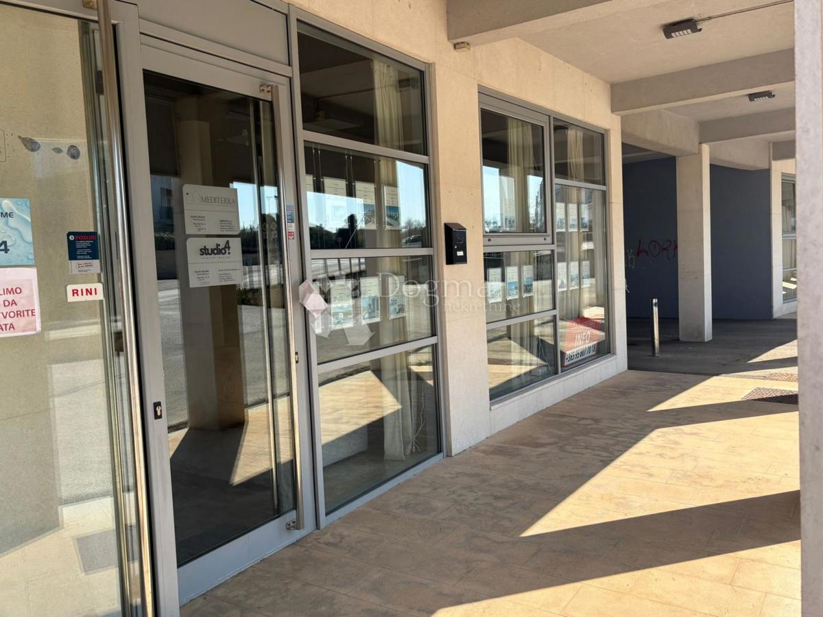 Locale commerciale Novigrad, 129m2
